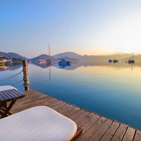 Losta Sahil Evi - Adults Only +12