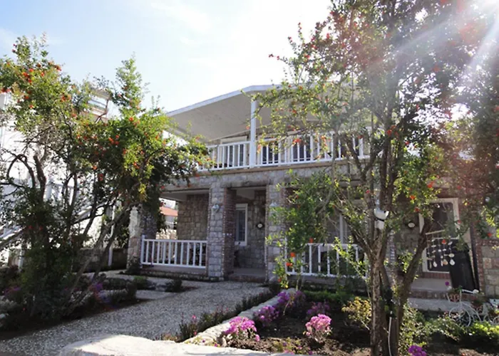 Losta Sahil Evi - Adults Only +12 *