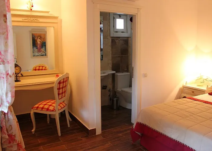 Losta Sahil Evi - Adults Only +12